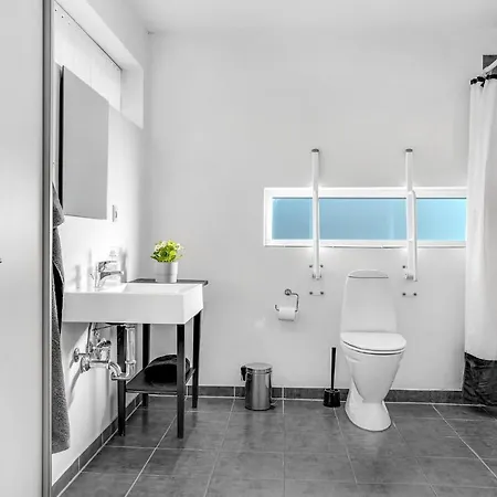 Gorgeous In With Kitchen Holiday home *