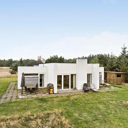 Holiday home Gorgeous In With Kitchen